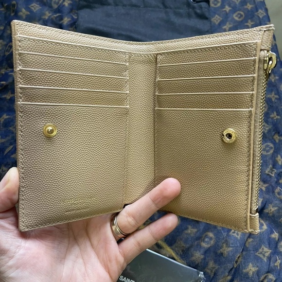 YSL MONOGRAM GRAIN DE POUDRE  WALLET - Picture 7 of 9